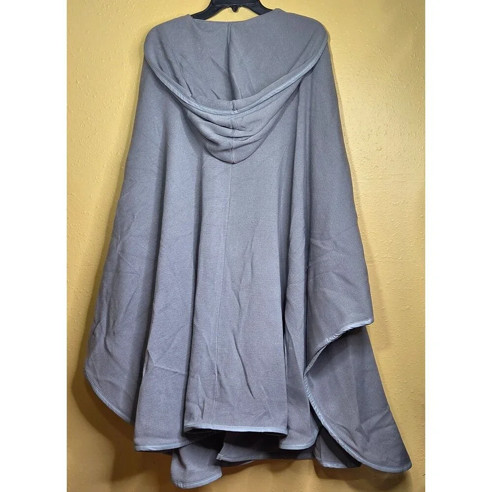 NWT Patricia Nash Women's Hooded Long Cape Topper with Clasp - Grey - Picture 2 of 5